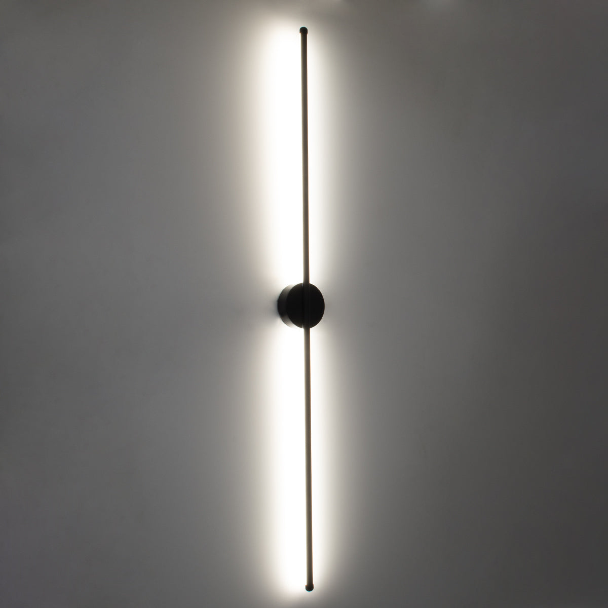 GLOBOSTAR® DIADEM 61333 Μοντέρνο Φωτιστικό Τοίχου - Απλίκα LED 18W 2160lm 120° AC 220-240V IP20 Ρυθμιζόμενο Λευκό CCT με On/Off 2700K/4500K/6000K - Lumileds SMD Chip - Μαύρο Ματ - Μ10 x Π4 x Υ120cm - 3 Χρόνια Εγγύηση - ledmania.gr