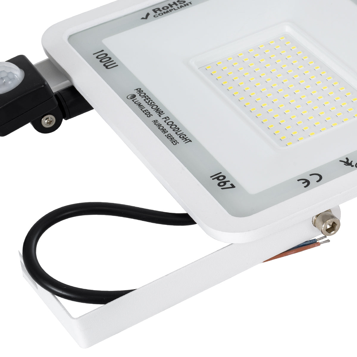 GLOBOSTAR® AURORA 61444 Προβολέας με Ανιχνευτή PIR / Αισθητήρα Κίνησης LED 100W 12500lm 120° AC 220-240V Αδιάβροχο IP67 Ψυχρό Λευκό 6000K - Lumileds SMD Chip - TÜV Rheinland Certified - Λευκό Ματ - Μ25 x Π6.5 x Υ27.5cm - 3 Χρόνια Εγγύηση