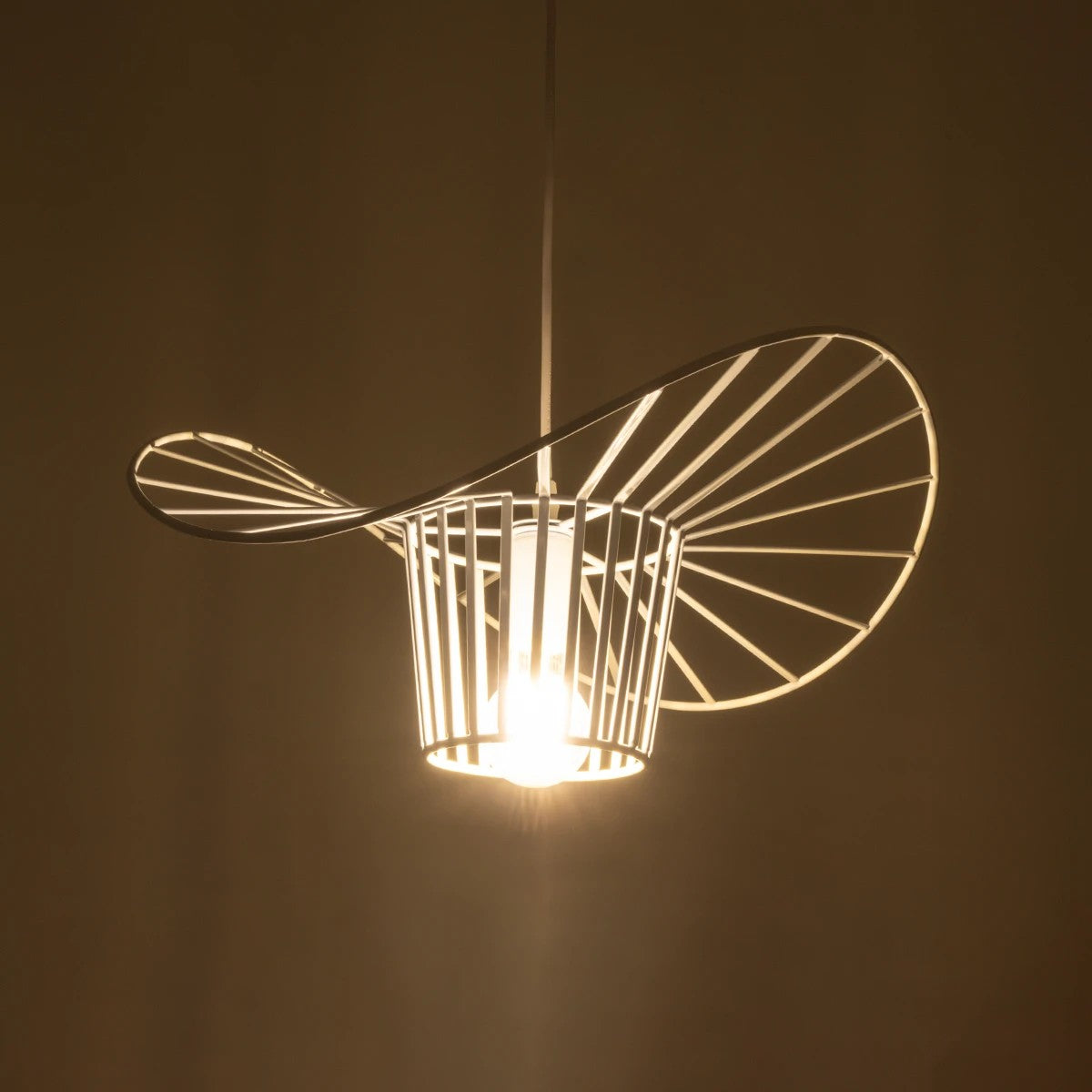 GloboStar® WIDOW 61463 Μοντέρνο Κρεμαστό Φωτιστικό Πλέγμα Μονόφωτο 1 x E27 IP20 Λευκό Σχοινί με Λευκό Σύρμα - Μ42 x Π42 x Υ20.5cm - ledmania.gr