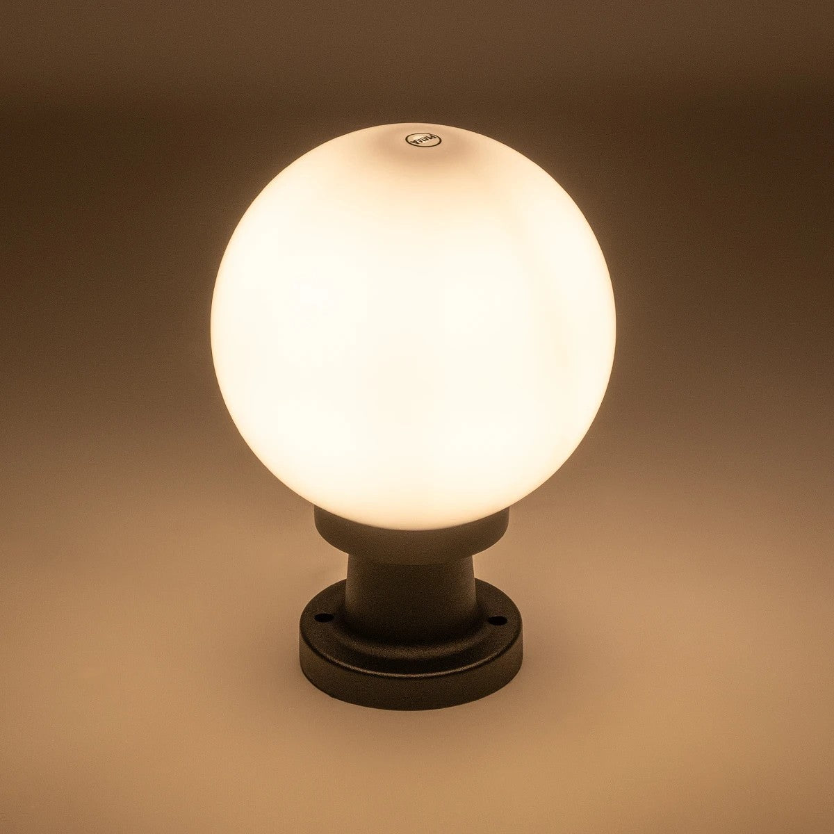 GLOBOSTAR® AGROS 61595 Φωτιστικό Κολωνάκι Κήπου με Ντουί 1 x E27 AC 220-240V Αδιάβροχο IP65 - Λευκό & Μάυρο - Μ20 x Π20 x Υ30cm - ledmania.gr