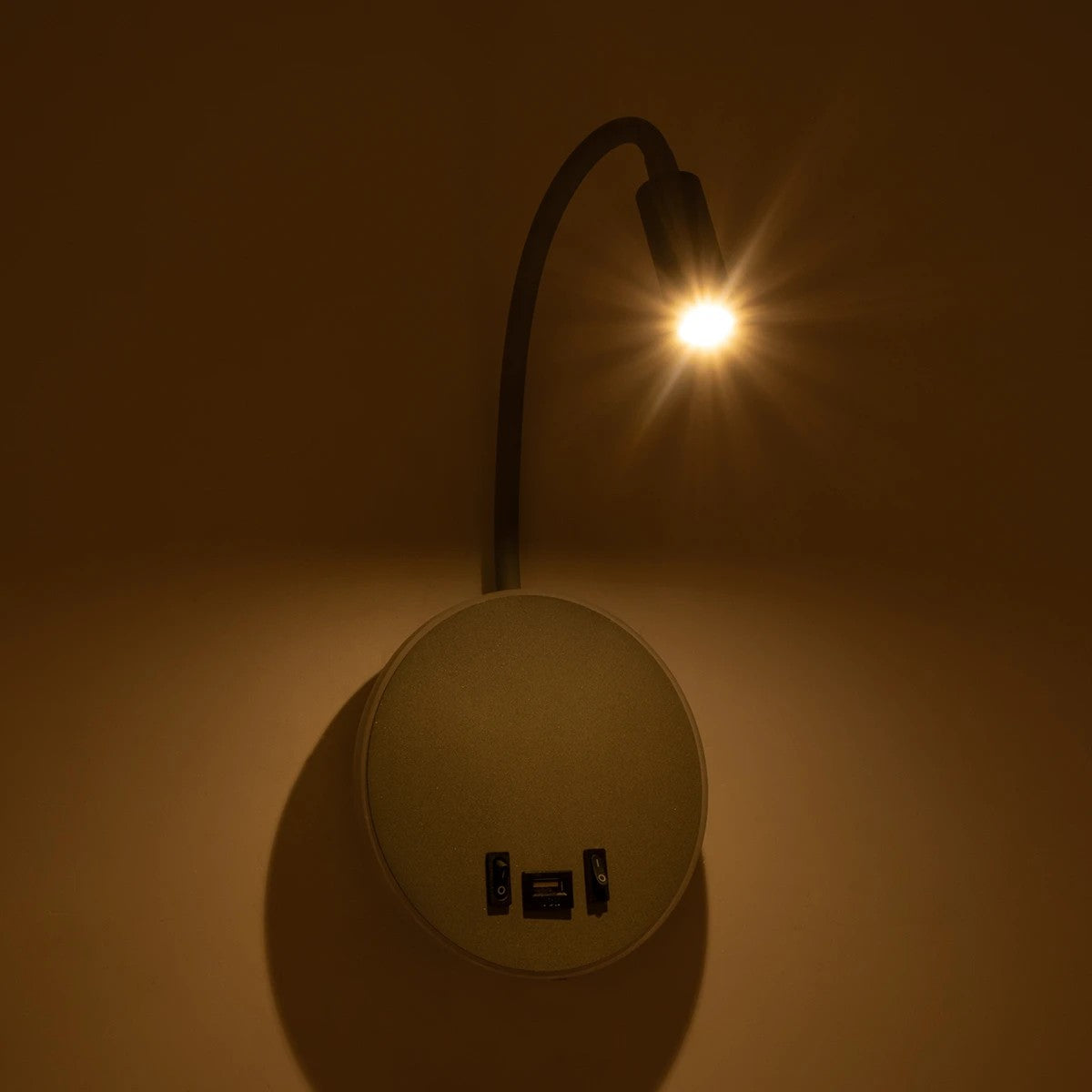 GloboStar® GOOSE 61694 Φωτιστικό Τοίχου - Απλίκα LED 6W 600lm 36° AC 220-240V IP20  - Reading Light & 360° Κρυφός Φωτισμός - Φορτιστής USB 3A - Θερμό Λευκό 2700K Γκρι Αλουμίνιο - Μ15.5 x Π22.5 x Υ30cm - 2 Xρόνια Εγγύηση - ledmania.gr
