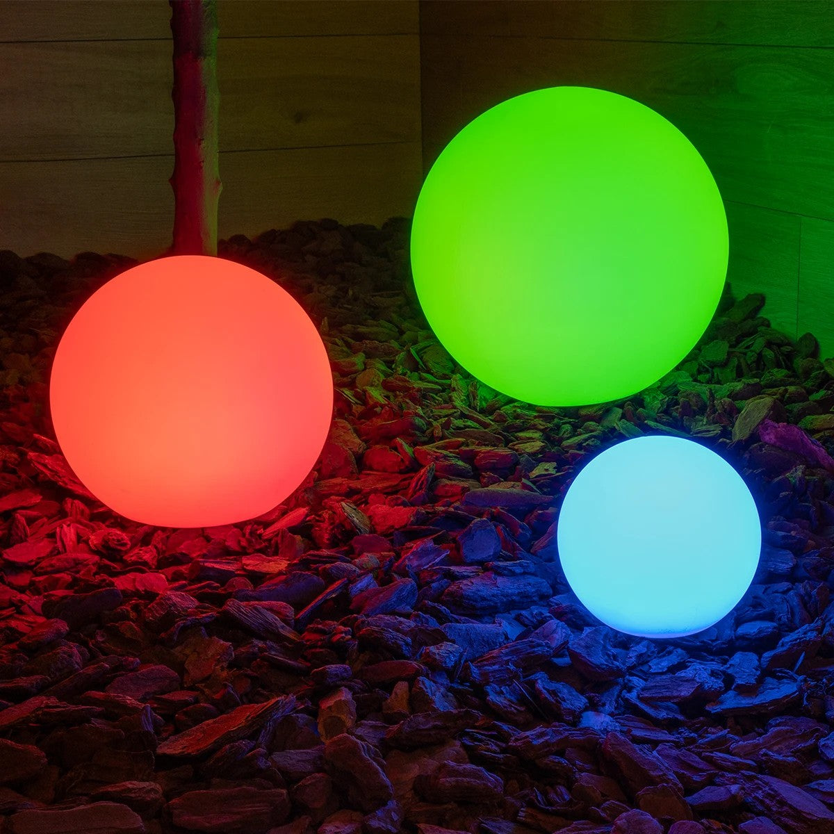 GLOBOSTAR® AQUAGLOW 71475 Μοντέρνο Φωτιστικό Κήπου Μπάλα με IR Ασύρματο Χειριστήριο LED 5W 400lm 360° DC 5V με USB-C με Ενσωματωμένο Φωτοβολταϊκό Panel 6V 1.5W & Επαναφορτιζόμενη Μπαταρία Li-ion 3.7V 3x18650 1800mAh Αδιάβροχο IP54 Πολύχρωμο RGBW Dimmab... - ledmania.gr