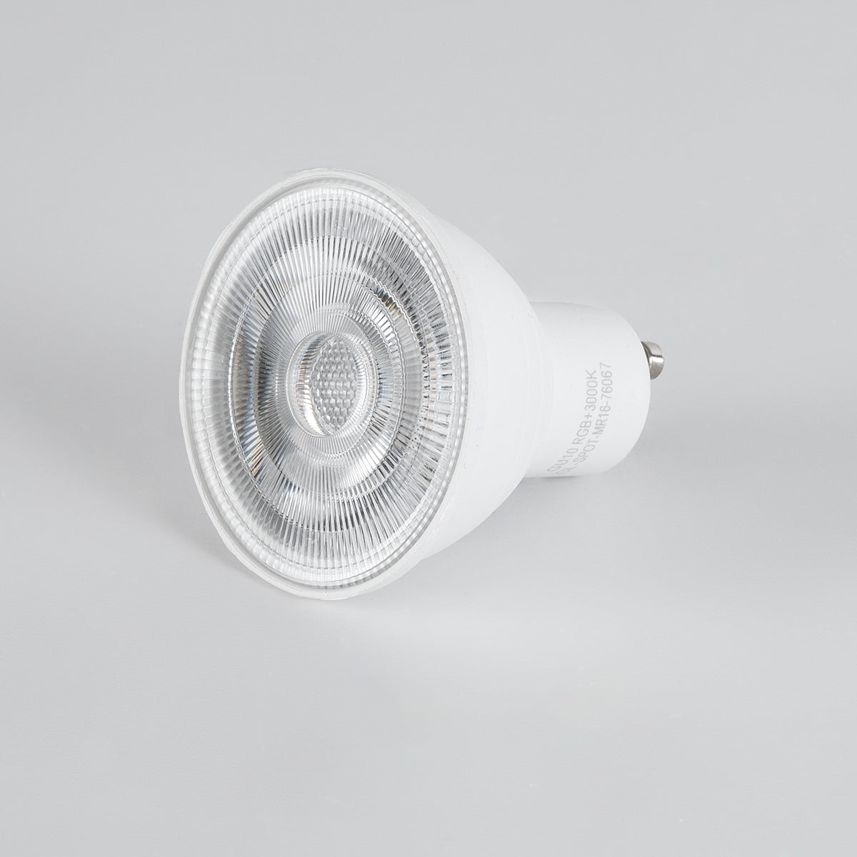 GloboStar® 76067 Σποτ LED GU10 MR16 5W 350lm 120° AC 220-240V IP20 Φ5 x Υ5.8cm - Εναλλαγή Φωτισμού μέσω Τηλεχειριστηρίου RGB & Θερμό Λευκό 2700K - Dimmable - 2 Χρόνια Εγγύηση - ledmania.gr