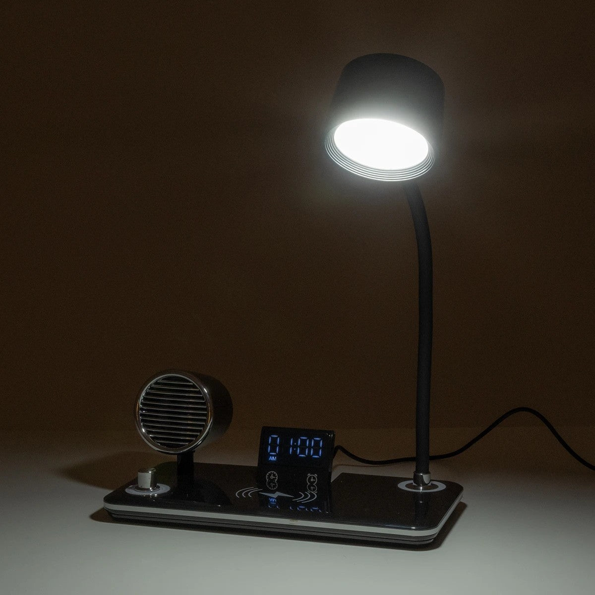 GLOBOSTAR® OLDY 76563 Μοντέρνο Επιτραπέζιο Φωτιστικό Γραφείου με Ασύρματη Φόρτιση 15W 3A, 5W Bluetooth Ηχείο & Ψηφιακό Ρολόι LED 3W 300lm 120° DC 5V με USB-C IP20 Ρυθμιζόμενο Λευκό CCT με Αφή 2700K/4500K/6000K Dimmable - Sanan SMD Chip - Μαύρο - Μ13 x ...