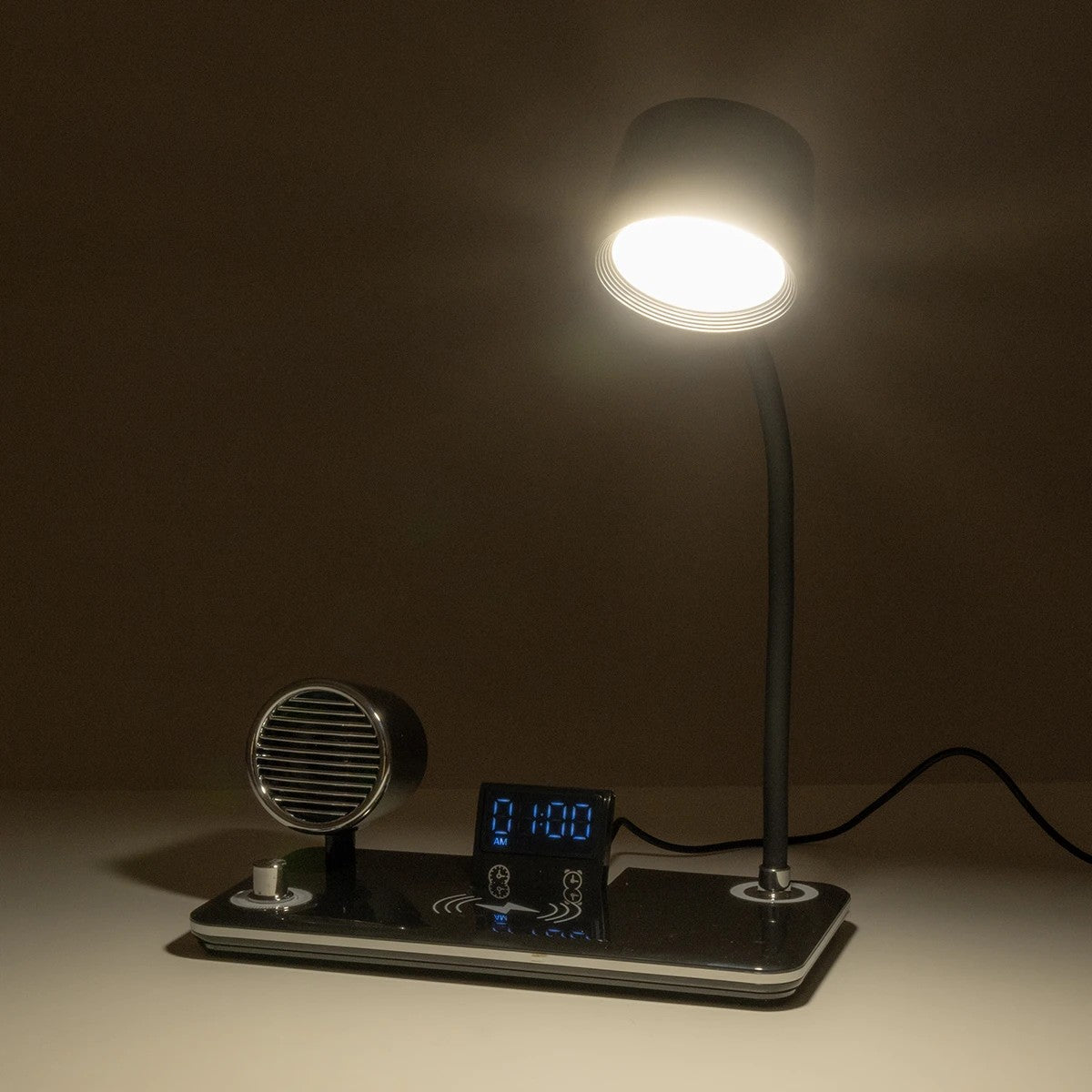 GLOBOSTAR® OLDY 76563 Μοντέρνο Επιτραπέζιο Φωτιστικό Γραφείου με Ασύρματη Φόρτιση 15W 3A, 5W Bluetooth Ηχείο & Ψηφιακό Ρολόι LED 3W 300lm 120° DC 5V με USB-C IP20 Ρυθμιζόμενο Λευκό CCT με Αφή 2700K/4500K/6000K Dimmable - Sanan SMD Chip - Μαύρο - Μ13 x ...