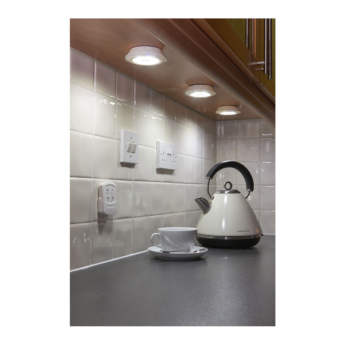 GLOBOSTAR® NEONSIGN 79044 Διακοσμητικό Φωτιστικό Τοίχου Νυκτός με RF Ασύρματο Χειριστήριο LED 6W 600lm 120° DC 3.6V με 11xAAA Μπαταρίες IP20 Ψυχρό Λευκό 6000K Dimmable - Μ9 x Π2.3 x Υ9cm - Πακέτο 3 Τεμαχίων - 2 Χρόνια Εγγύηση