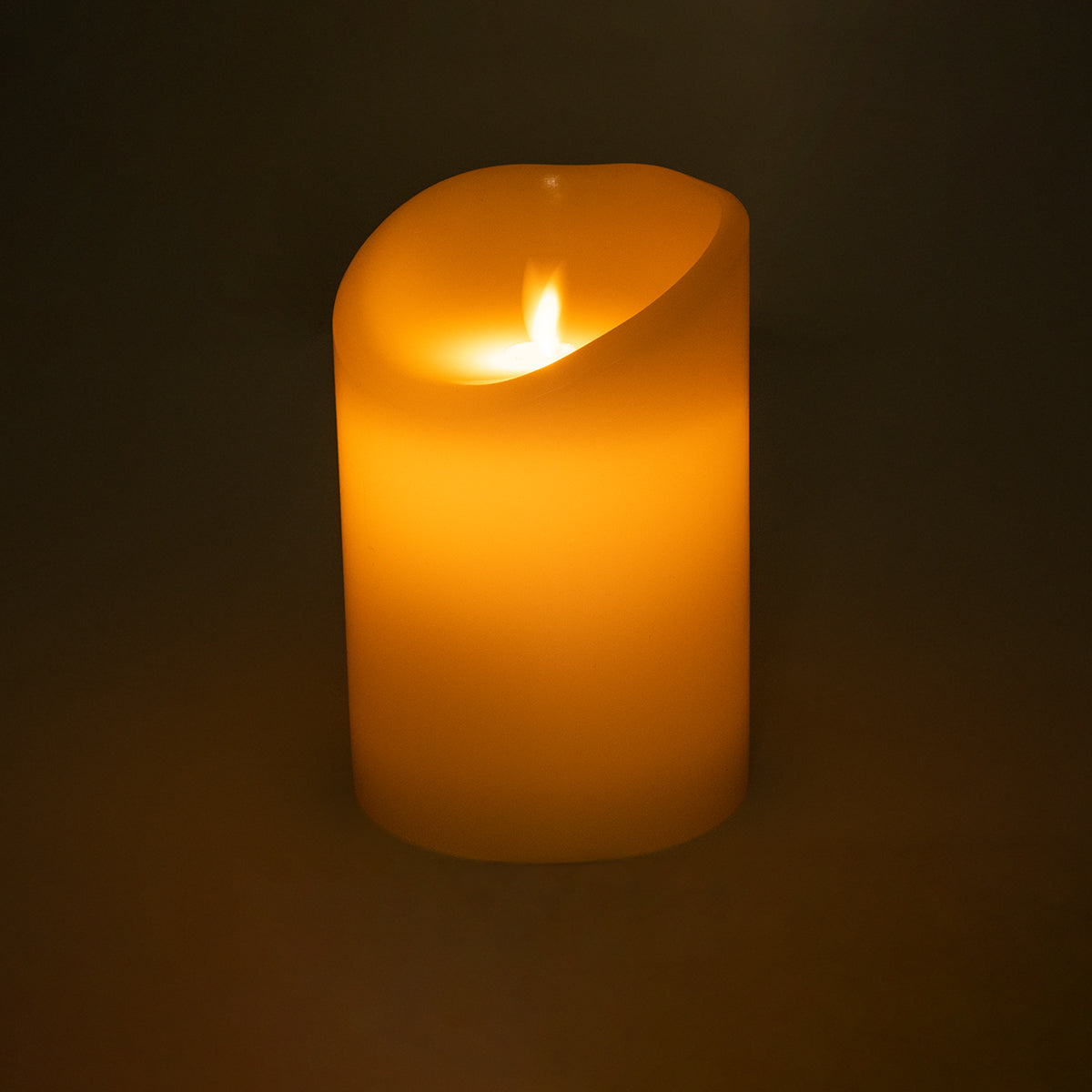 GLOBOSTAR® FIREFLAME 79542 Διακοσμητικό Κερί Παραφίνης με Εφέ Κινούμενης Φλόγας & IR Ασύρματο Χειριστήριο LED 0.5W 25lm 180° DC 3V με 2xAA Μπαταρίες IP20 Θερμό Λευκό 2700K Dimmable - Μ10 x Π10 x Υ15cm - 2 Χρόνια Εγγύηση