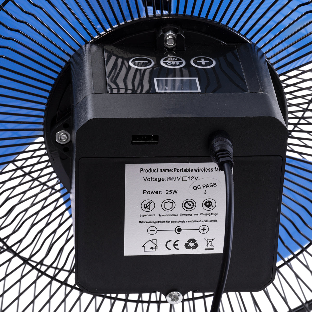 GloboStar® SOLARO-FAN 85351 Solar Fan Αυτόνομος Ηλιακός Επιδαπέδιος Ανεμιστήρας 25W 2 Λειτουργιών Ρεύματος με AC 220-240V ή με Φωτοβολταϊκό Panel 9V 12W & Επαναφορτιζόμενη Μπαταρία Li-ion 7.4V 4400mAh - 12 Ταχύτητες - Ενσωματωμένο USB 2.0 Charger Συσκε... - ledmania.gr