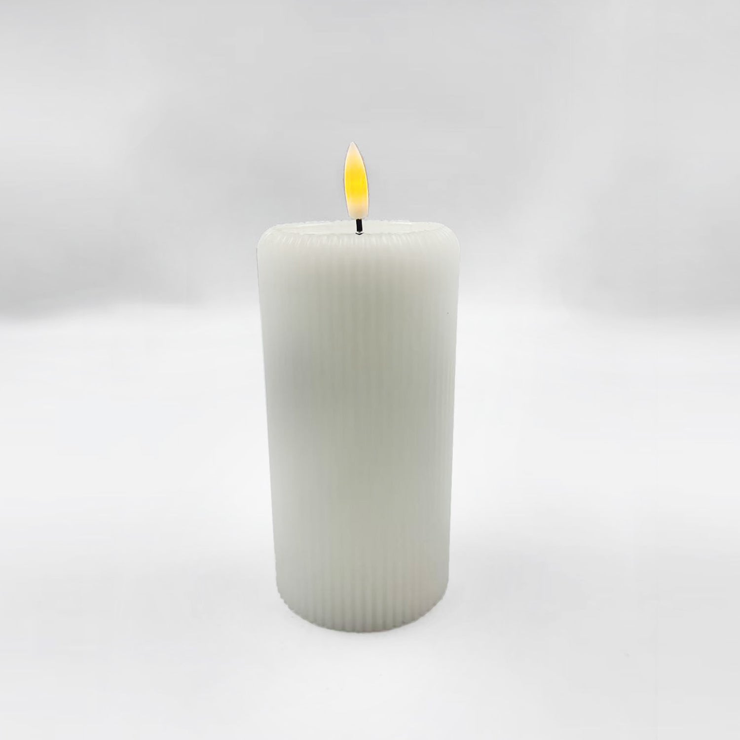 LED BATTERY WHITE WAX CANDLE WITH WATER EFFECT FLICKERING 2AA BATTERIES (NOT INCLUDED) 75x150mm