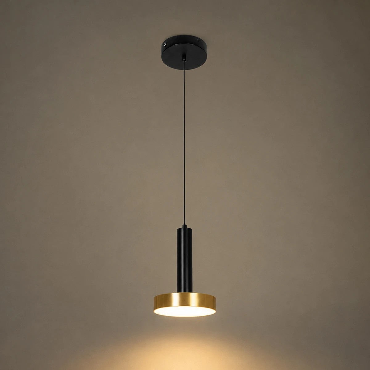 kelvo® ZANE KLV-101-0349 Κρεμαστό Φωτιστικό Οροφής LED 18W 1800lm 120° AC 220-240V IP20 Ρυθμιζόμενο Λευκό CCT με Χειριστήριο από 2700K έως 6000K Dimmable - Lumileds SMD Chip - Σατινέ Χρυσό Βούρτσας & Μαύρο Ματ - Μ15 x Π15 x Υ20cm - 3 Χρόνια Εγγύηση