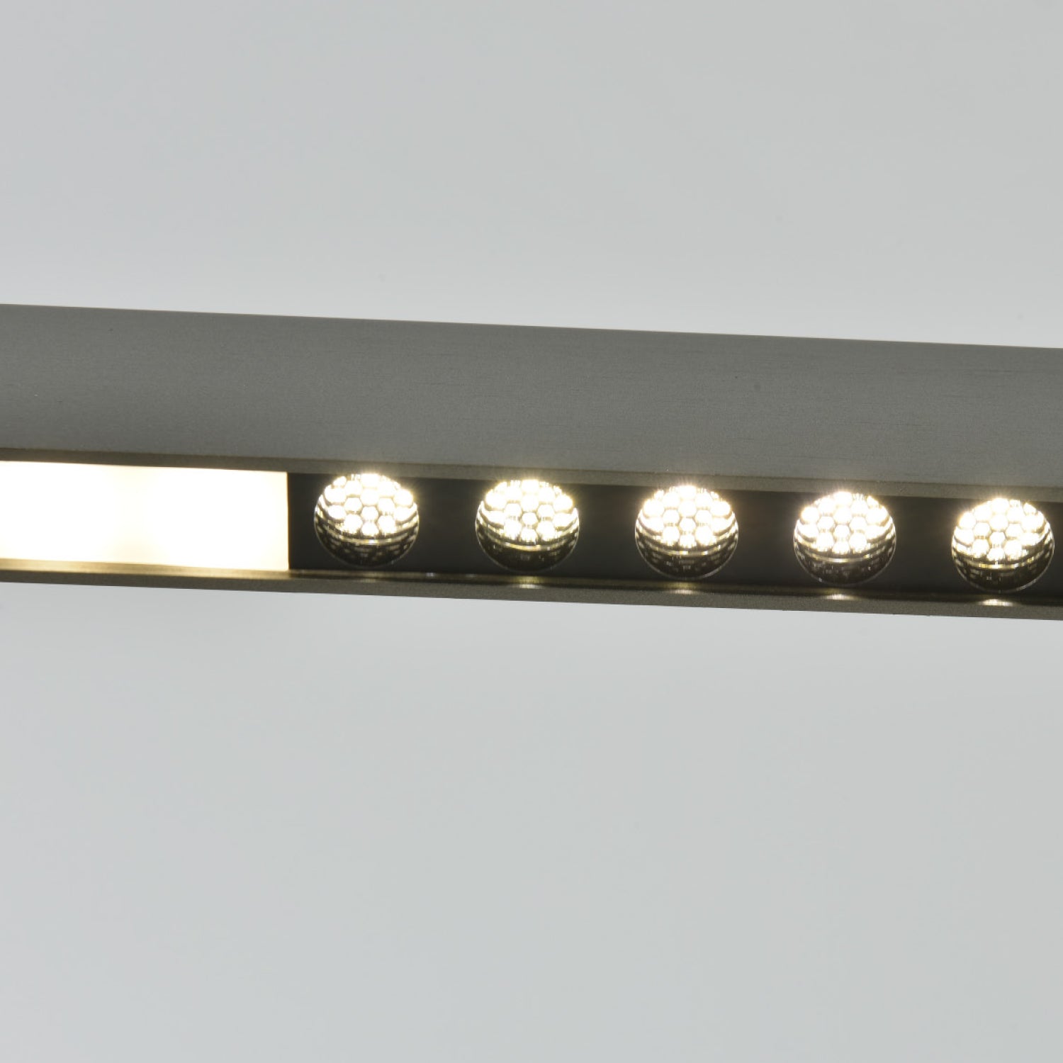 ΚΡΕΜΑΣΤΟ ΦΩΤΙΣΤΙΚΟ LED ACA KY011ECS IONIS ΜΑΤ ΑΣΗΜΙ ΑΛΟΥΜΙΝΙΟ + ΣΙΛΙΚΟΝΗ 30W 2800K-3200K-4000K 900LM IP20 L1170XW45MM