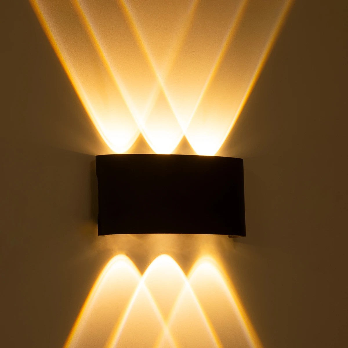kelvo® SIXOAD KLV-101-0006 Φωτιστικό Τοίχου / Απλίκα LED 18W 1800lm 30° AC 220-240V Αδιάβροχο IP65 Θερμό Λευκό 2700K - CREE XPE Chip & TÜV SÜD Driver - Μαύρο Ματ - Μ17 x Π4 x Υ8cm - 5 Χρόνια Εγγύηση - ledmania.gr