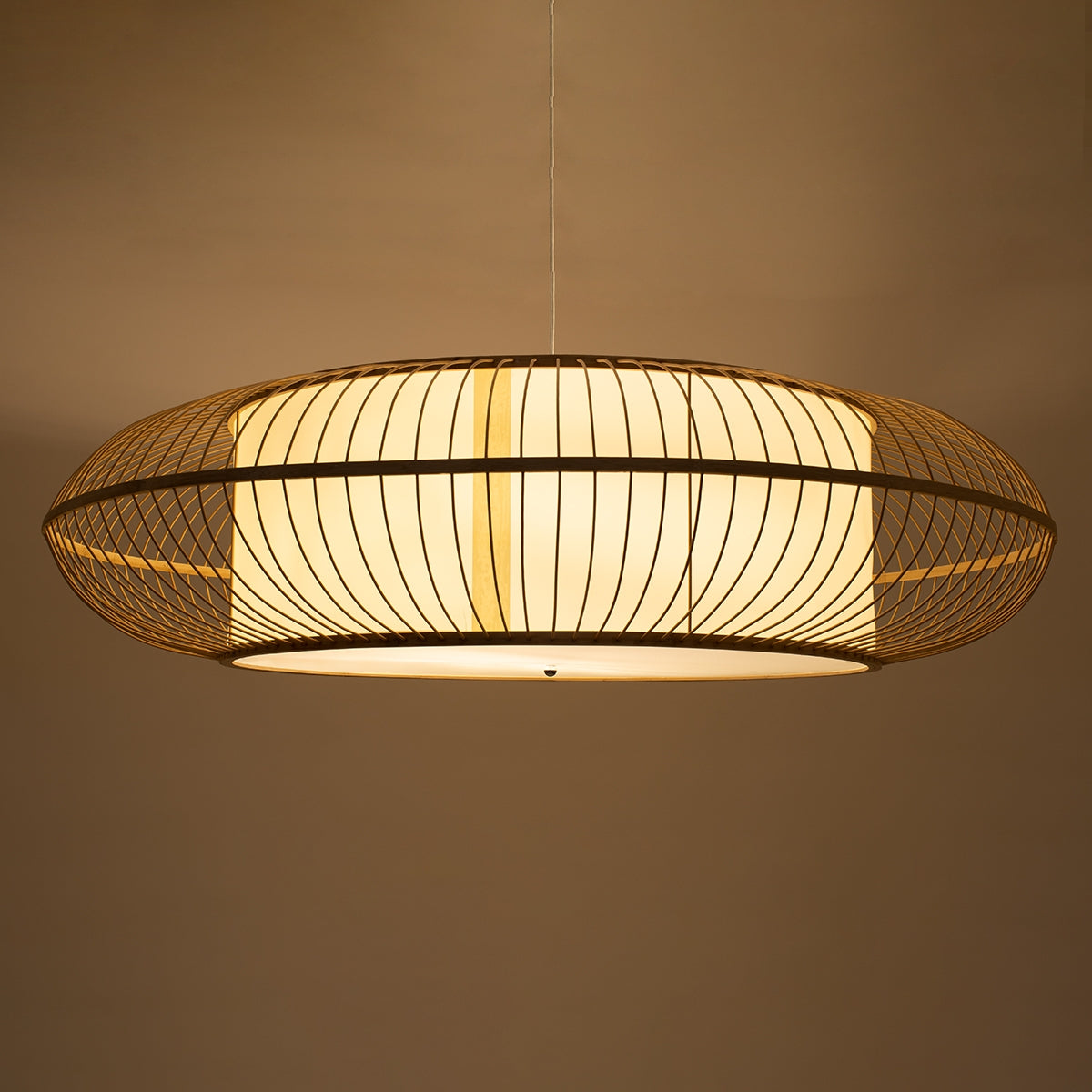 GloboStar® FERNANDO 01782 Μοντέρνο Κρεμαστό Φωτιστικό Οροφής Μονόφωτο 1 x E27 Καφέ Μπαμπού Καμπάνα D120 x H31cm - ledmania.gr