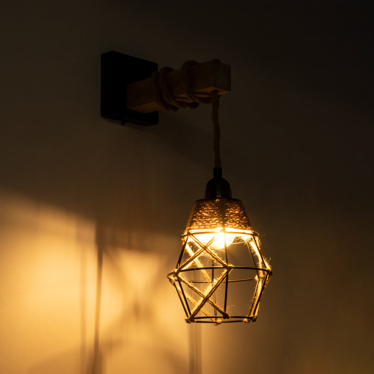 GloboStar® BELLARIVA 01961 Boho Φωτιστικό Τοίχου - Απλίκα Μονόφωτο 1 x E27 AC 220-240V IP20 - Μ10 x Π30 x Υ43cm - Μαύρο Μεταλλικό με Ξύλο και Μπεζ Σχοινί Πλεγμα - 5 Χρόνια Εγγύηση - ledmania.gr