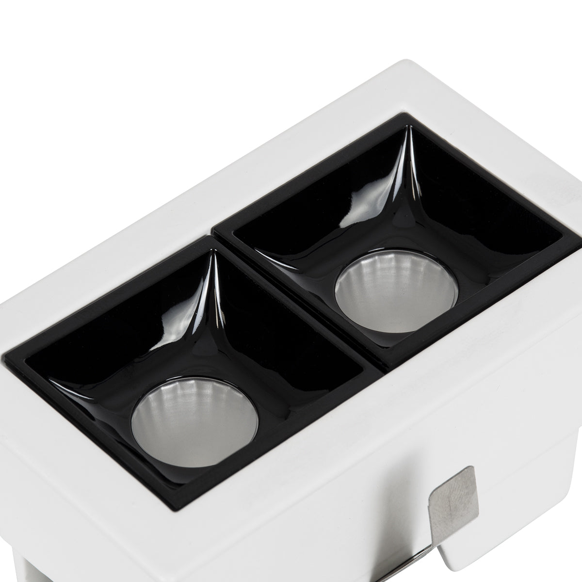 GloboStar® LUMINAR SUPERIOR 60317 Χωνευτό LED Spot Downlight TrimLess 4W 540lm 36° AC 220-240V IP20 Μ7.5 x Π4.3 x Υ4.5cm - Λευκό με Μαύρο Κάτοπτρο - Θερμό Λευκό 2700K - Bridgelux High Lumen COB Gen2 - TÜV Certified Driver - 5 Years Warranty - ledmania.gr
