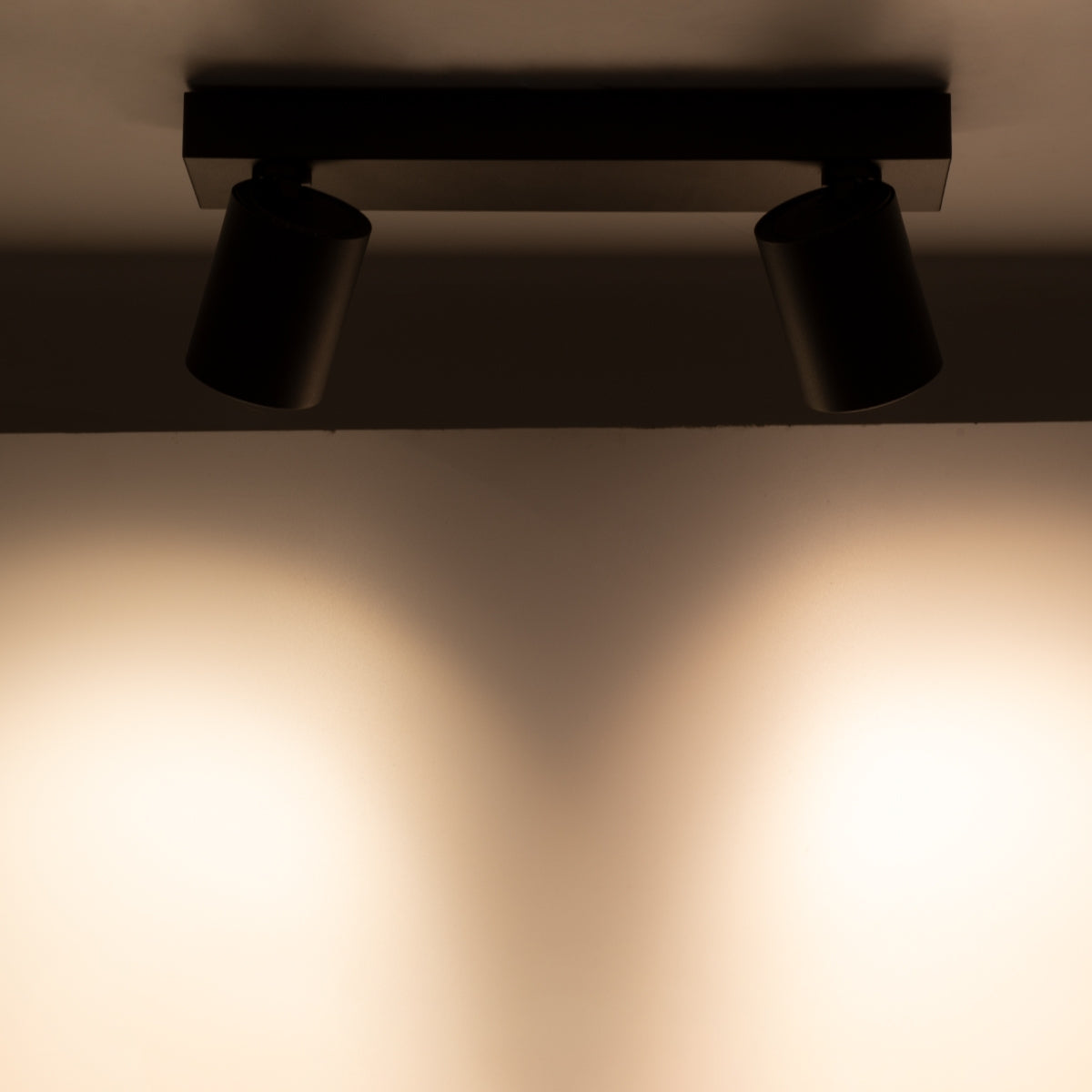GloboStar® LEONARDO 60346 Μοντέρνο Φωτιστικό Οροφής Ράγα με Κινούμενα Σποτ LED Spot Downlight 20W 2400lm 60° AC 220-240V IP20 Μ32 x Π7 x Υ11.8cm - Μαύρο - Φυσικό Λευκό 4500K - Bridgelux COB - ledmania.gr