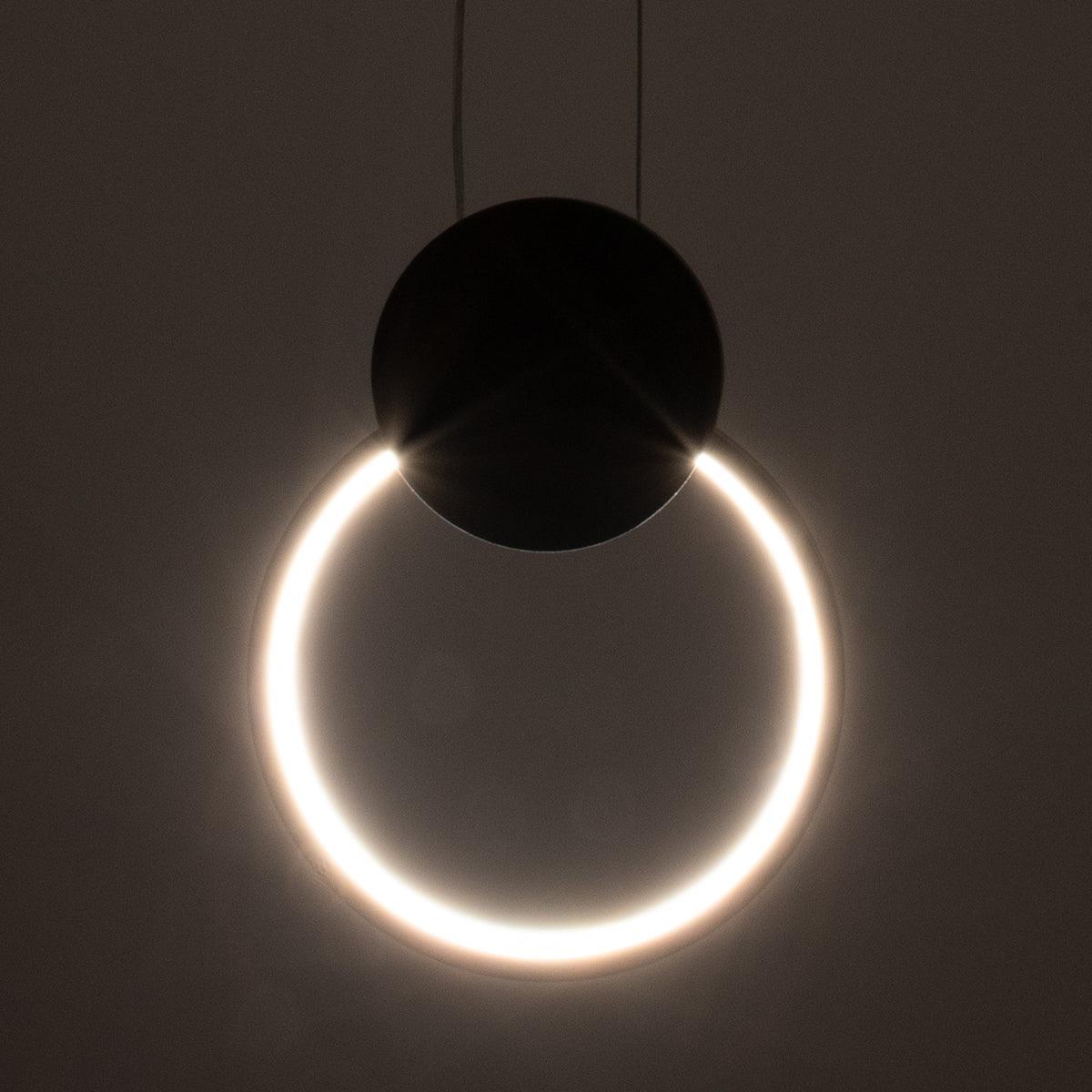 GloboStar® CYCLOS 61075 Κρεμαστό Φωτιστικό Οροφής Design LED CCT 9W 1080lm 300° AC 220-240V - Εναλλαγή Φωτισμού μέσω Διακόπτη On/Off All In One Ψυχρό 6000k+Φυσικό 4500k+Θερμό 2700k Μ21 x Π2.3 x Υ26.5cm - Χρυσό Βούρτσας - ledmania.gr