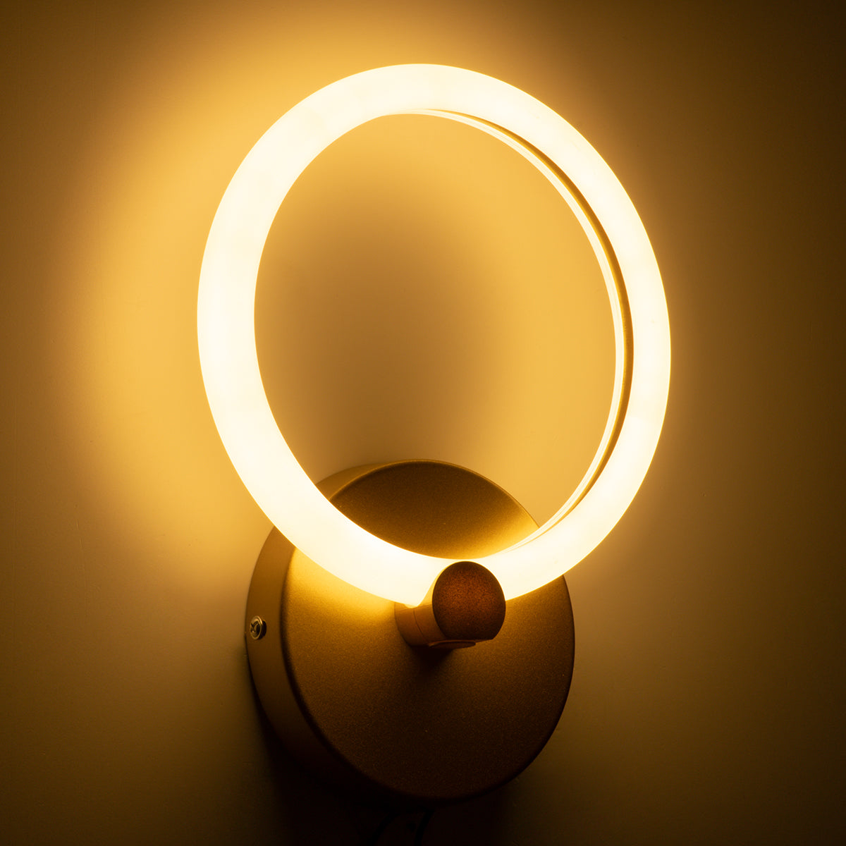 GloboStar® MATILDA 61340 Φωτιστικό Τοίχου - Απλίκα Design LED CCT 8W 960lm 360° AC 220-240V - Εναλλαγή Φωτισμού μέσω Διακόπτη On/Off All In One Ψυχρό 6000k+Φυσικό 4500k+Θερμό 2700k Μ20 x Π5 x Υ25.5cm - Χρυσό - 3 Years Warranty - ledmania.gr