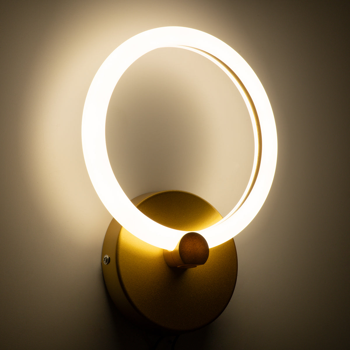 GloboStar® MATILDA 61340 Φωτιστικό Τοίχου - Απλίκα Design LED CCT 8W 960lm 360° AC 220-240V - Εναλλαγή Φωτισμού μέσω Διακόπτη On/Off All In One Ψυχρό 6000k+Φυσικό 4500k+Θερμό 2700k Μ20 x Π5 x Υ25.5cm - Χρυσό - 3 Years Warranty - ledmania.gr