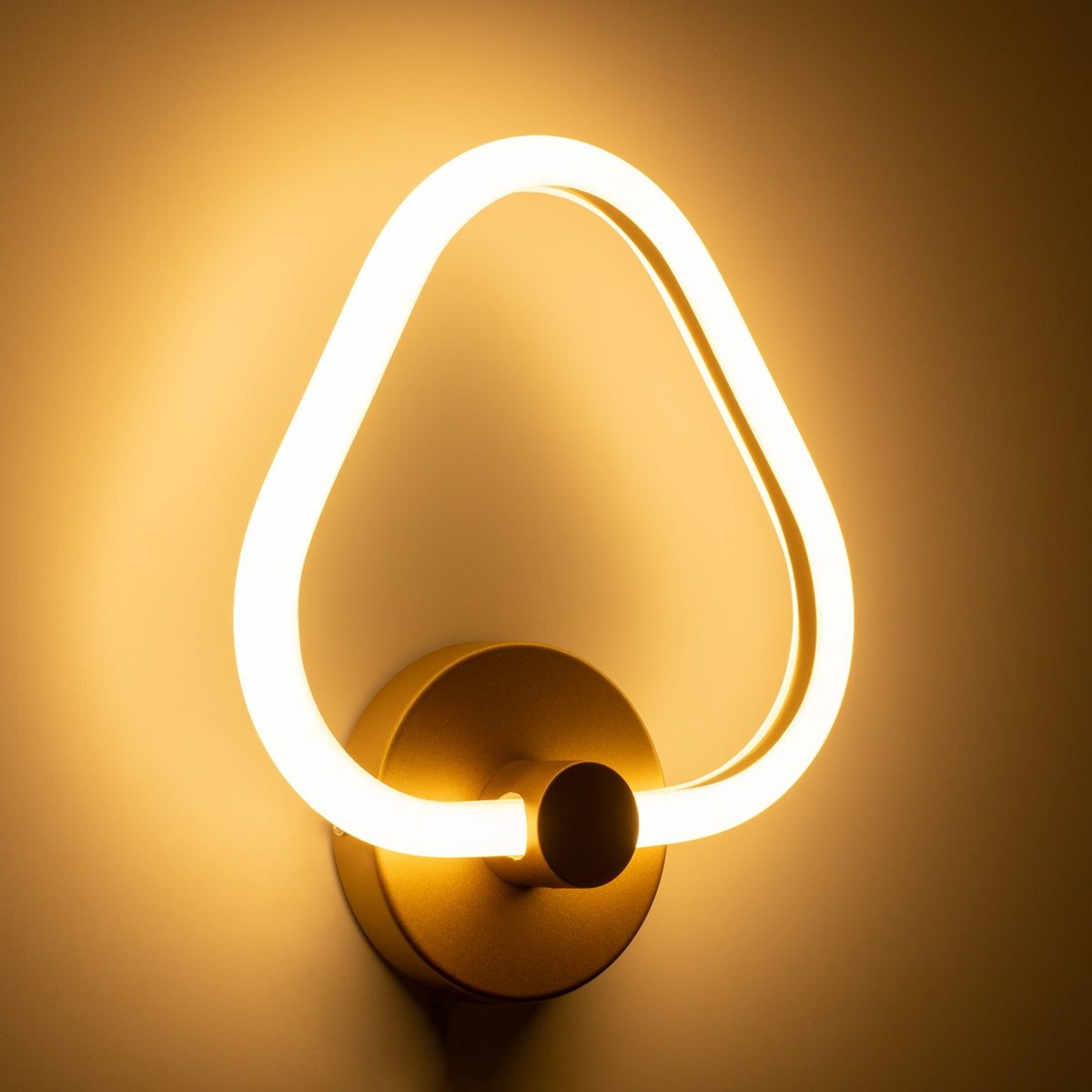 GloboStar® REGINA 61342 Φωτιστικό Τοίχου - Απλίκα Design LED CCT 8W 960lm 360° AC 220-240V - Εναλλαγή Φωτισμού μέσω Διακόπτη On/Off All In One Ψυχρό 6000k+Φυσικό 4500k+Θερμό 2700k Μ25 x Π7 x Υ28.5cm - Χρυσό - ledmania.gr
