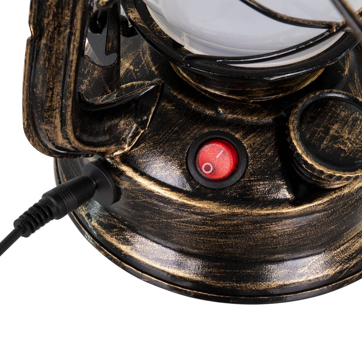 GloboStar® 76547 Vintage Επιτραπέζιο Διακοσμητικό Φωτιστικό LED Retro Μπρούτζινο Φαναράκι Flame Effect 10W 500lm Επαναφορτιζόμενο με Διακόπτη On/Off & Καλώδιο Πρίζα Σούκο - Μπαταρίας 2x18650 4000Mah (Περιλαμβάνονται) Ultra Θερμό Λευκό 1800K - ledmania.gr