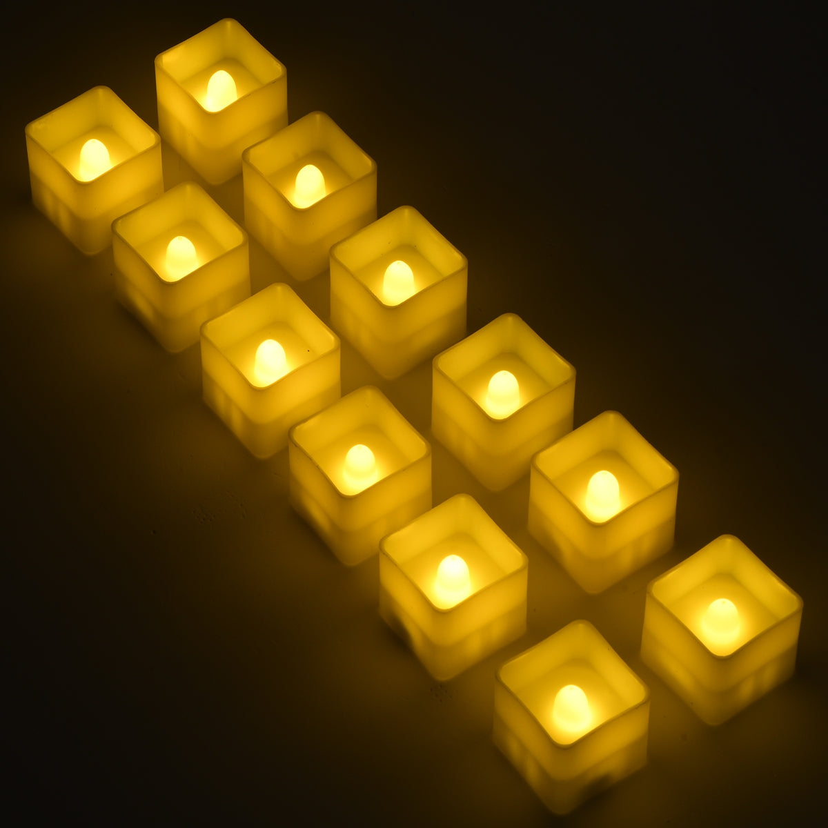 GloboStar® CANDLE 79538 ΣΕΤ 12 x Διακοσμητικά Realistic Κεράκια με LED Εφέ Κινούμενης Φλόγας - Μπαταρίας 12 x CR2032 Θερμό Λευκό 2700K Μπεζ L3.5 x W3.5 x H3.5cm - ledmania.gr