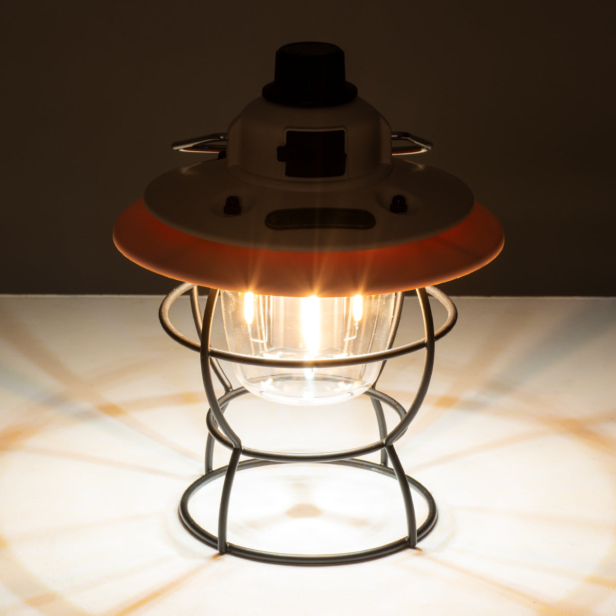 GloboStar® 85696 Αυτόνομο Φανάρι Camping LED 4W USB 2.0 με Επαναφορτιζόμενη Μπαταρία 1 x 18650 2000mAh Li-ion Power Bank IP20 Dimmable Ροζ με Διάφανο Γυαλί CCT Εναλλαγή Φωτισμού μέσω On/Off All In One Ψυχρό 6000K+Φυσικό 4500K+Θερμό 2700K Φ13.5 x Υ17.5cm - ledmania.gr