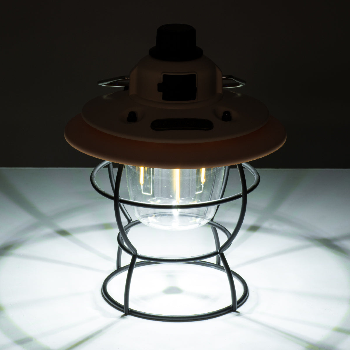 GloboStar® 85696 Αυτόνομο Φανάρι Camping LED 4W USB 2.0 με Επαναφορτιζόμενη Μπαταρία 1 x 18650 2000mAh Li-ion Power Bank IP20 Dimmable Ροζ με Διάφανο Γυαλί CCT Εναλλαγή Φωτισμού μέσω On/Off All In One Ψυχρό 6000K+Φυσικό 4500K+Θερμό 2700K Φ13.5 x Υ17.5cm - ledmania.gr