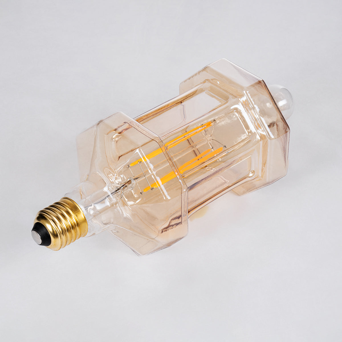 GloboStar® 99026 Λάμπα LED Long Filament E27 FT95 LANTERN Γλόμπος 8W 650lm 360° AC 220-240V IP20 Φ9.5 x Υ21.5cm Ultra Θερμό Λευκό 2200K με Μελί Γυαλί - Dimmable - 3 Years Warranty - ledmania.gr
