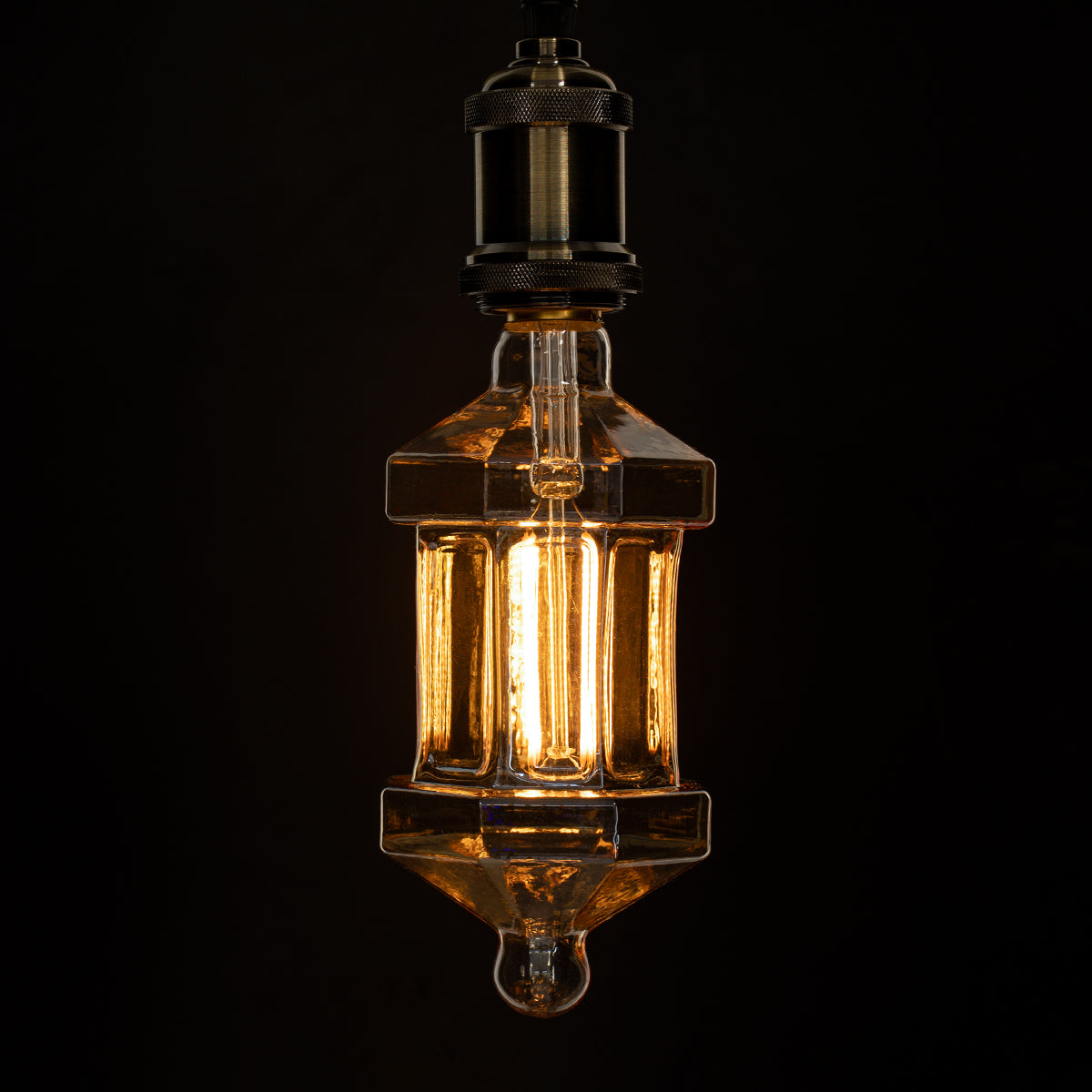 GloboStar® 99026 Λάμπα LED Long Filament E27 FT95 LANTERN Γλόμπος 8W 650lm 360° AC 220-240V IP20 Φ9.5 x Υ21.5cm Ultra Θερμό Λευκό 2200K με Μελί Γυαλί - Dimmable - 3 Years Warranty - ledmania.gr