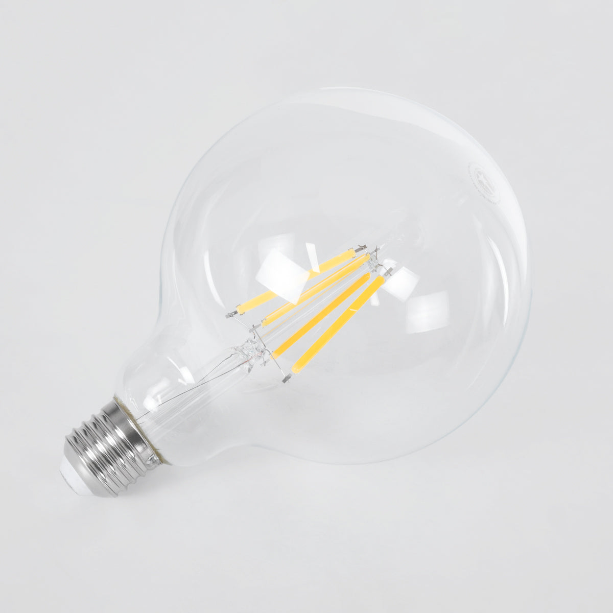 GloboStar® 99085 Λάμπα LED Long Filament E27 G125 Γλόμπος 4W 840lm 360° AC 220-240V IP20 Φ12.5 x Υ13.8cm Θερμό Λευκό 2700K με Διάφανο Γυαλί - Pro Series 210lm/W - A Ενεργειακή Κλάση - 3 Χρόνια Εγγύηση - ledmania.gr