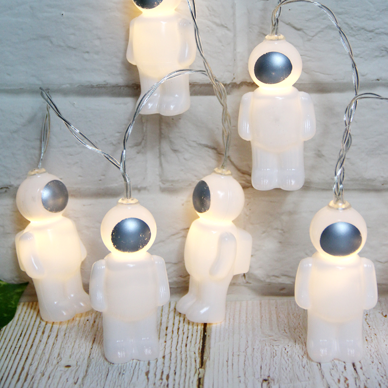“SILICONE PLASTIC SPACEMEN”, 10LED ΛΑΜΠΑ ΣΕΙΡΑ ΜΠΑΤ(2xAA) ΘΕΡΜ ΛΕΥΚ IP20 135+30cm ΔΙΑΦ ΚΑΛΩΔ ΤΡΟΦ - ledmania.gr