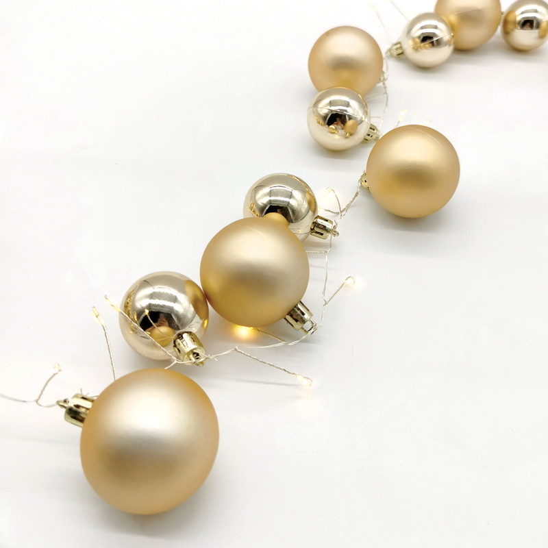 “40 SILVER-CHROME BALLS” 80 CLUSTER MINI LED ΣΕΙΡΑ, WW, ΑΣΗΜ. ΚΑΛΩΔ. ΧΑΛΚ, ΜΠΑΤ.(3ΑΑ)IP20 30cm+2m - ledmania.gr