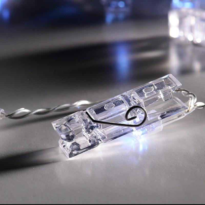 "PLASTIC CLIPS" 10 LED ΛΑΜΠΑΚ ΣΕΙΡΑ ΜΠΑΤΑΡ.(3xAA) ΨΥΧΡΟ ΛΕΥΚΟ IP20 135+30cm ΔΙΑΦΑΝ ΚΑΛΩΔ ΤΡΟΦΟΔ - ledmania.gr
